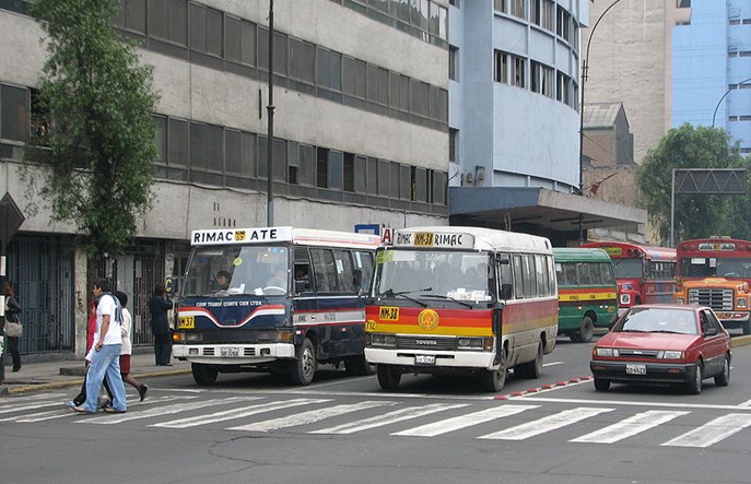 Lima. Autobusy za miliard dolarów