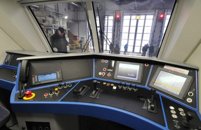 Innowacyjna lokomotywa na ogniwa paliwowe powstaje z udziałem polskiego projektanta