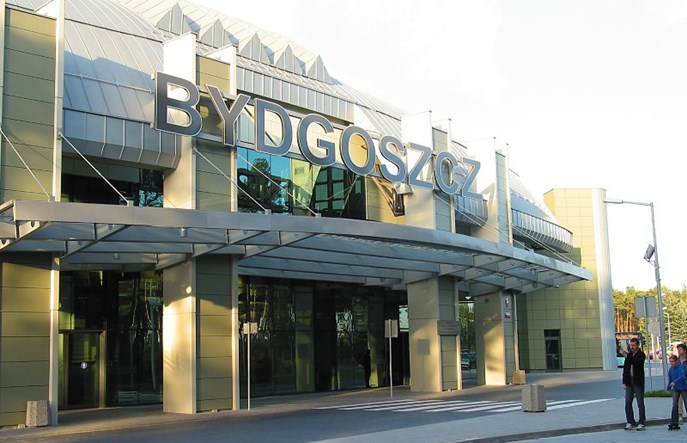 Toruń wozi pasażerów do lotniska w Bydgoszczy