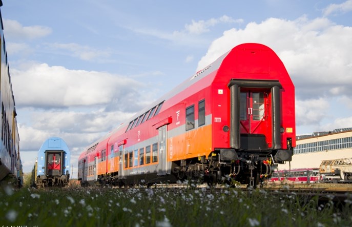 Ile wagonów piętrowych pozostało w Polregio?