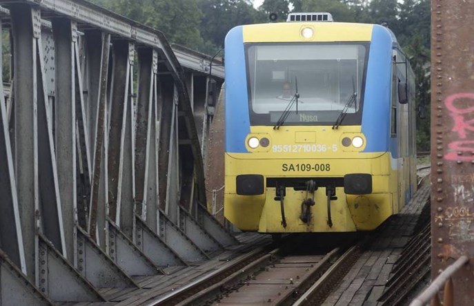 Remont mostu na Nysie Kłodzkiej. Zamkną linię z Nysy do Brzegu na trzy miesiące