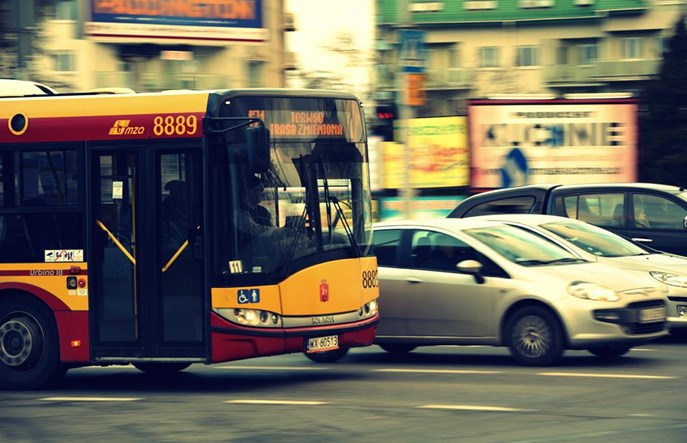 Elektryczne solbusy w Warszawie? Oferta 2G Bus&Coach i Blue Line najtańsza