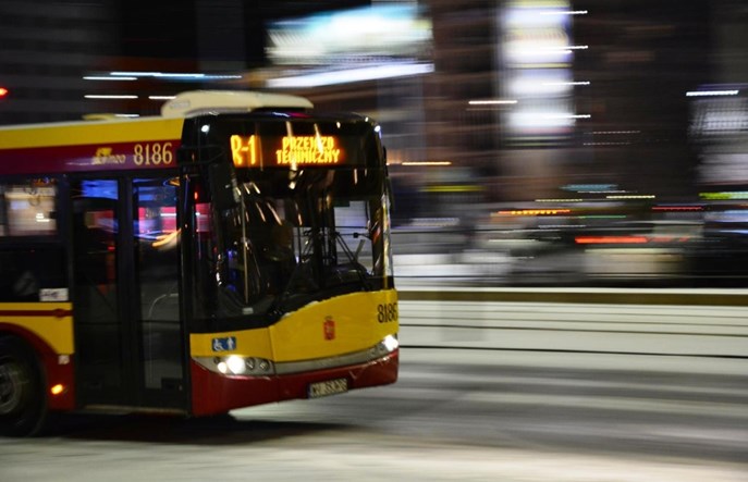 Warszawa: Latem nocne co 20 minut. 30 dodatkowych autobusów