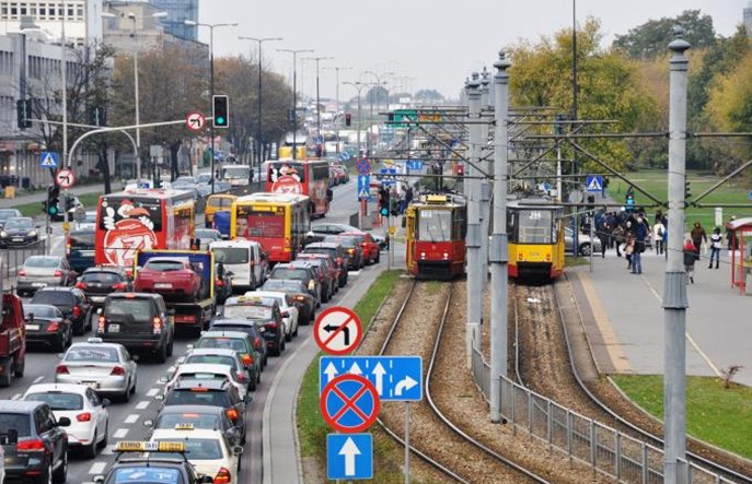 Opłata parkingowa powinna być w gestii miast? "Inaczej utoniemy w korkach"