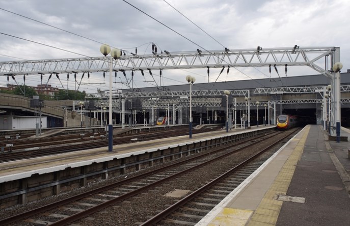 Anglicy przygotowują się do zakupów szybkich pociągów