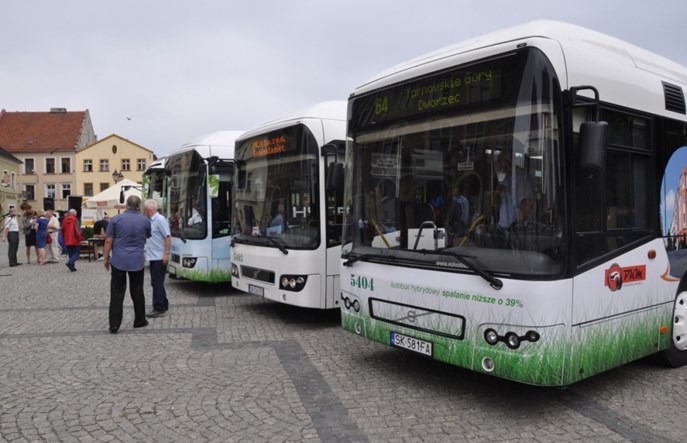 Świerklaniec z jedną ofertą na hybrydy