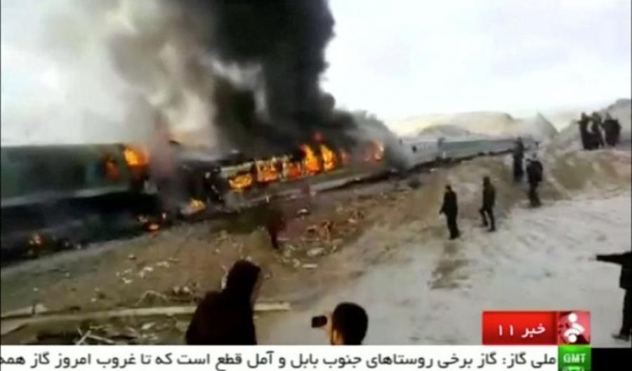 Pożar pociągu po katastrofie w Iranie. 30 osób nie żyje [aktualizacja]