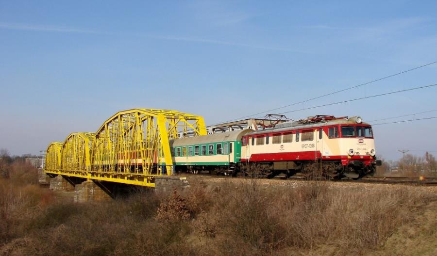 Zatwierdzono dofinansowanie UE do modernizacji linii Warszawa - Lublin Zatwierdzono dofinansowanie UE do modernizacji linii Warszawa - Lublin