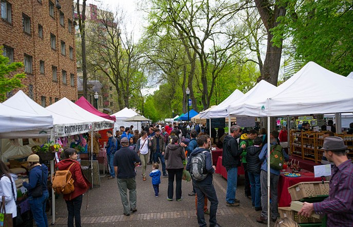 Jeff Speck: Miasta przyjazne pieszym się opłacają