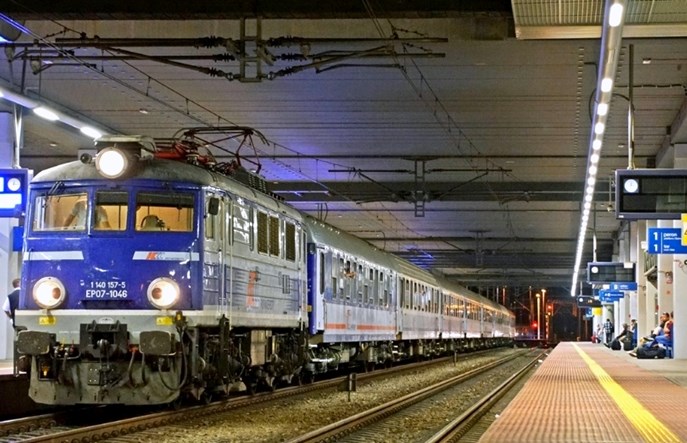 Poznań Gł. z dodatkowym peronem i dłuższym tunelem: Jedna oferta w budżecie