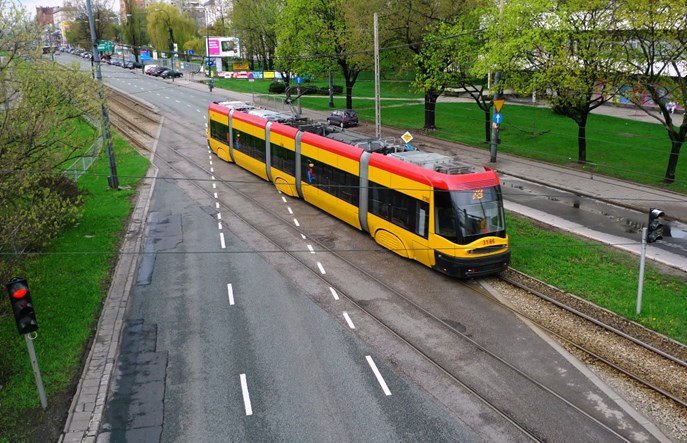 Tramwaje Warszawskie wyliczają: priorytet przynosi oszczędności