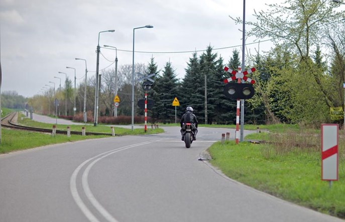 NIK krytycznie o bezpieczeństwie przejazdów kolejowych 