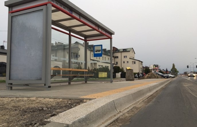 Warszawa. ZDM zaokrągla krawężniki przystankowe
