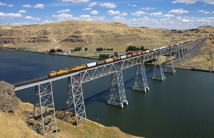 Maleją przewozy towarów koleją w USA