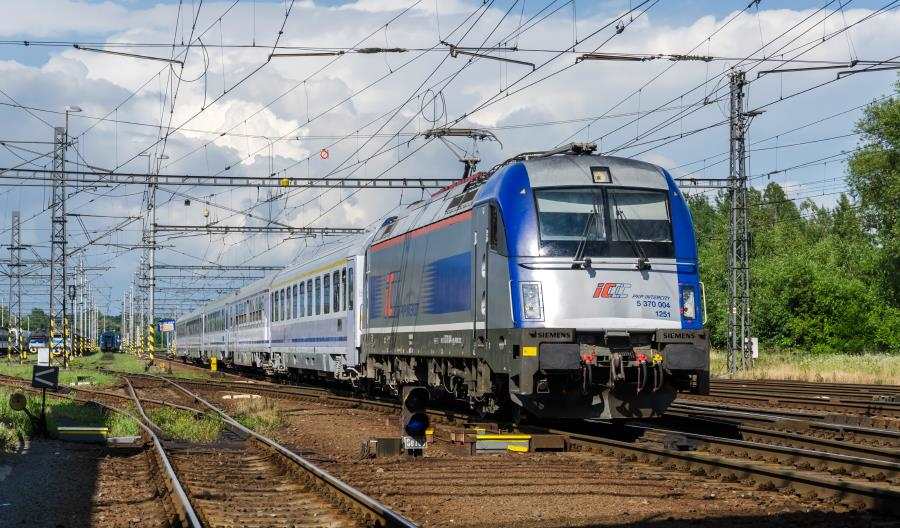 Rosną przewozy PKP Intercity. Wystarczająco?