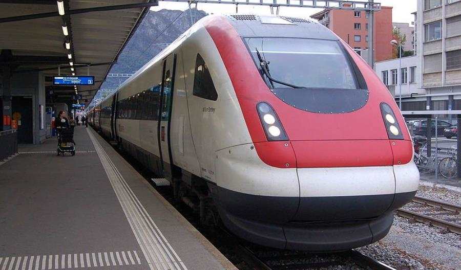 Szwajcarzy kupują 29 pociągów dużych prędkości