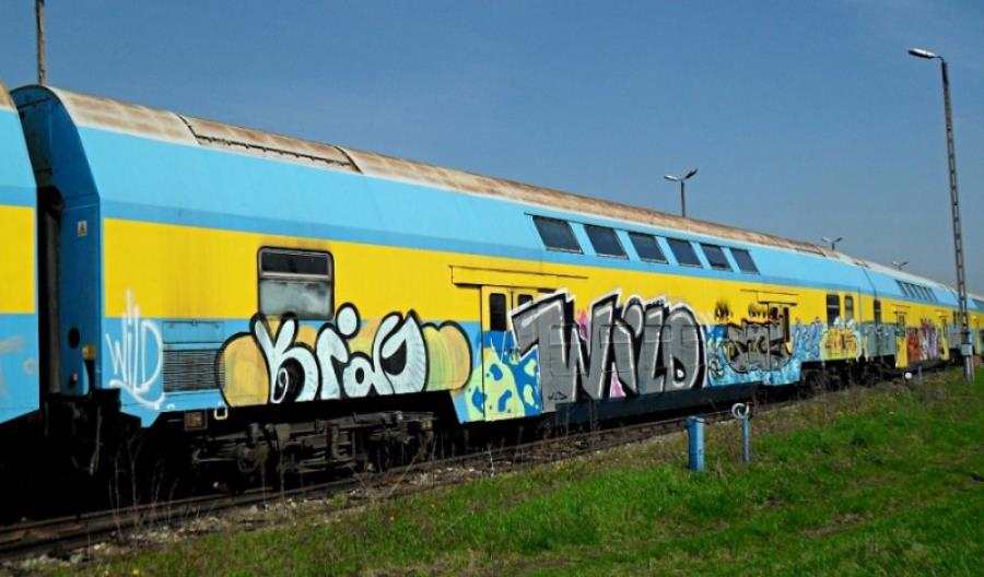 Przewozy Regionalne sprzedają 40 wagonów piętrowych