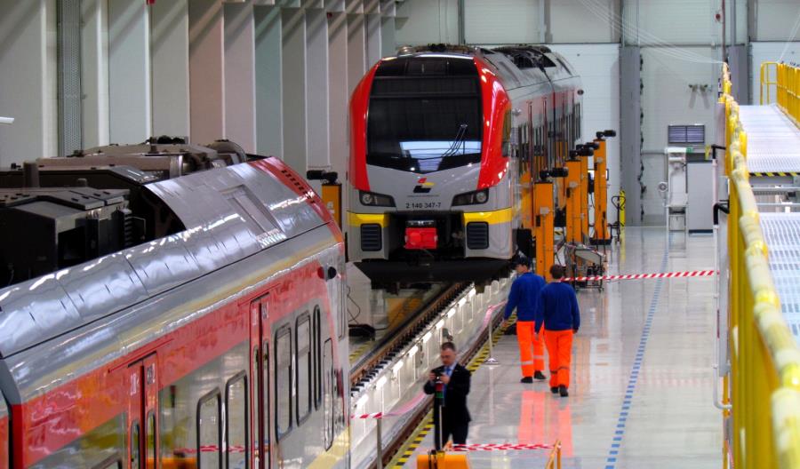 Prezesi kolei samorządowych: Więcej pasażerów, niż miejsc w pociągach