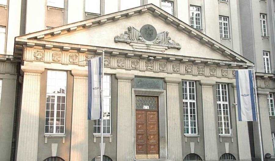 Będą cięcia etatów w PKP PLK?