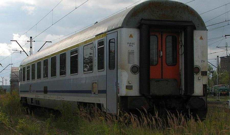 PKP Intercity sprzedaje 28 wagonów osobowych