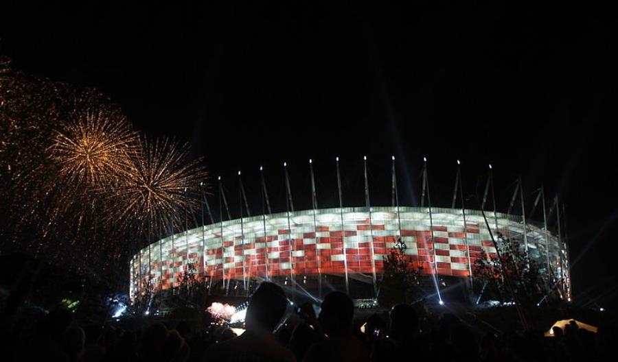 Kolej nie jest w stanie dowieźć kibiców na Stadion Narodowy?