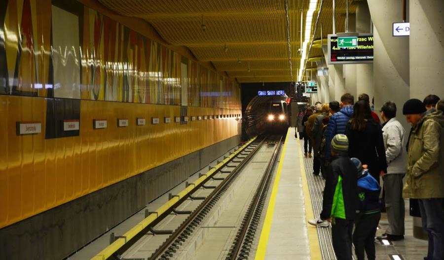 II linia metra przewiozła ponad 7,6 mln pasażerów