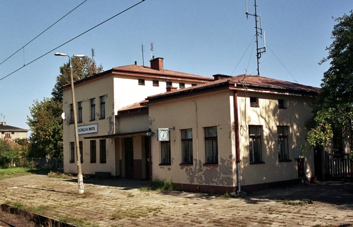 Łódzkie nie uruchomi pociągów po linii 146, ale domaga się peronów