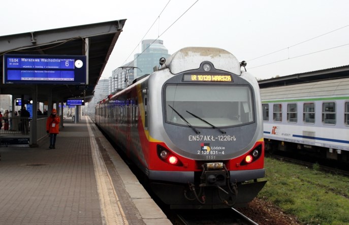 PR: Zmodernizowane EN57 wjadą na nową Łódź Fabryczną