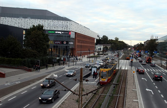 Łódź: Nowe centrum handlu z nowym przystankiem