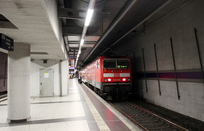 Niemcy: Na lotnisko po przedwojennej bocznicy