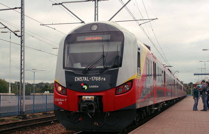 Łódź – Warszawa: kolej traci pozycję