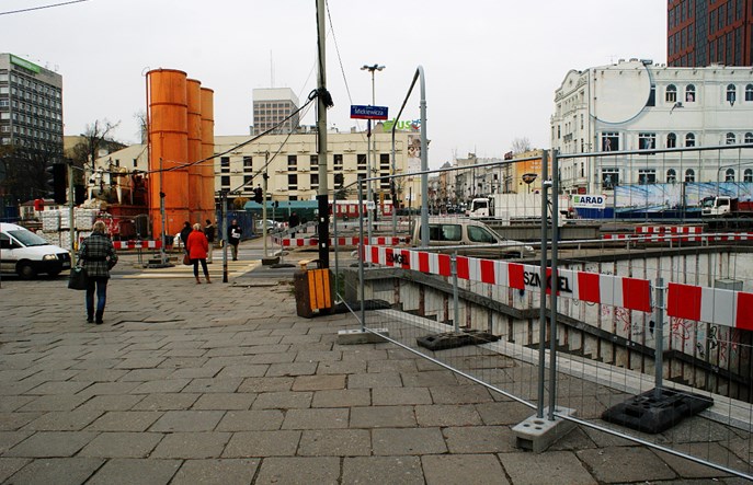 Łódź wychodzi spod ziemi