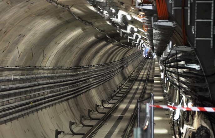 Umowa na II linię metra później. Są protesty