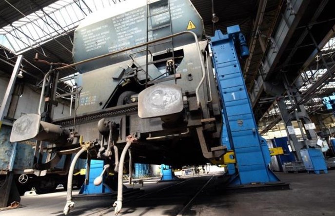 Budowa własnych wagonów PKP Cargo w zawieszeniu