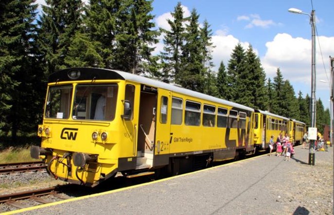 Pociągi do Szklarskiej Poręby turystycznym hitem