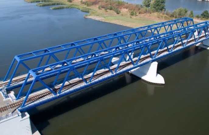 Trakcja PRKiI wygrywa przetarg na linii 353. O włos