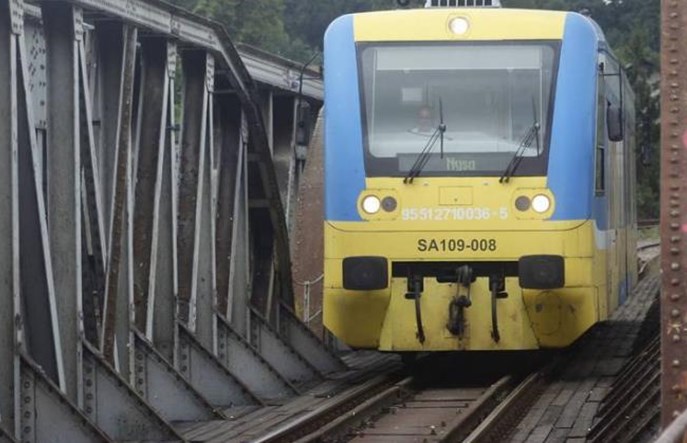 Pociągi z Nysy do Brzegu wyjadą miesiąc przed terminem