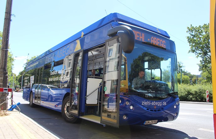 Ursus Bus namawia do autobusów elektrycznych zamiast hybryd