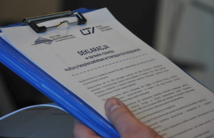 Prezes UTK chce cofnąć certyfikaty bezpieczeństwa kilku kolejowym spółkom