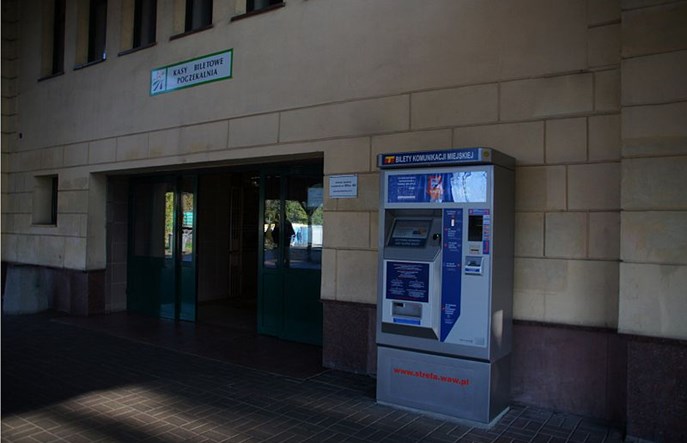 Warszawa. Bilety Kolei Mazowieckich w biletomatach ZTM