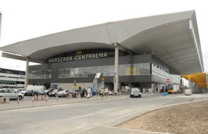 PKP obiecało monitoring na warszawskich dworcach. Będzie, ale później