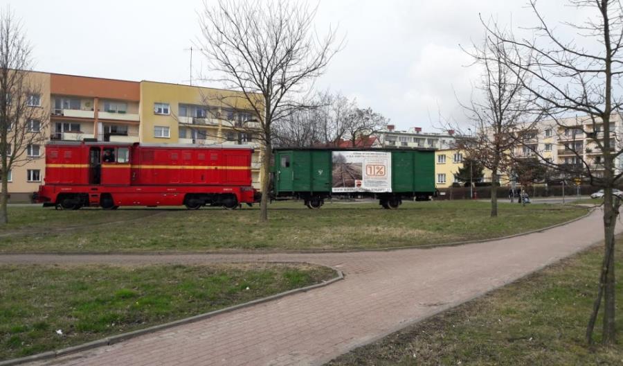 Wąskotorowy wagon stanął na koszalińskim osiedlu Wąskotorowy wagon stanął na koszalińskim osiedlu