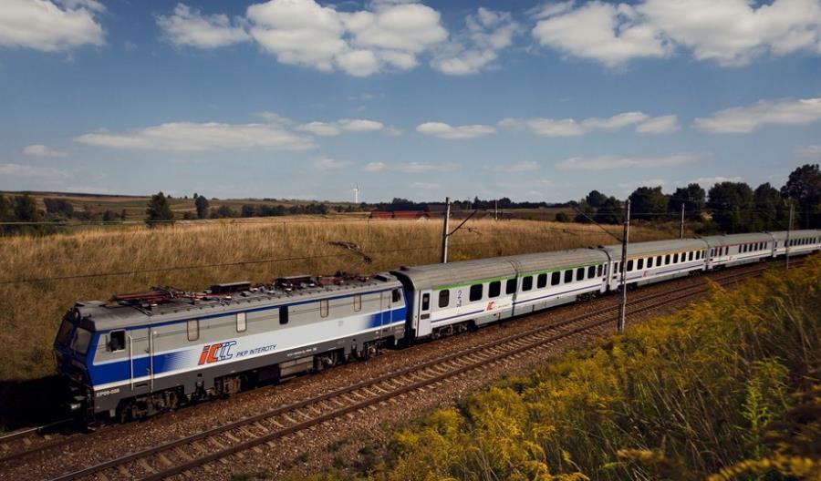 Z PKP Intercity na święta wielkanocne Z PKP Intercity na święta wielkanocne