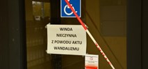 Podnośniki czy windy? Z dostępem do stacji bywa różnie