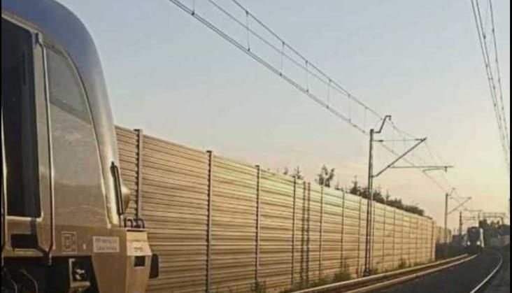 Dwa pociągi PKP Intercity na jednym torze