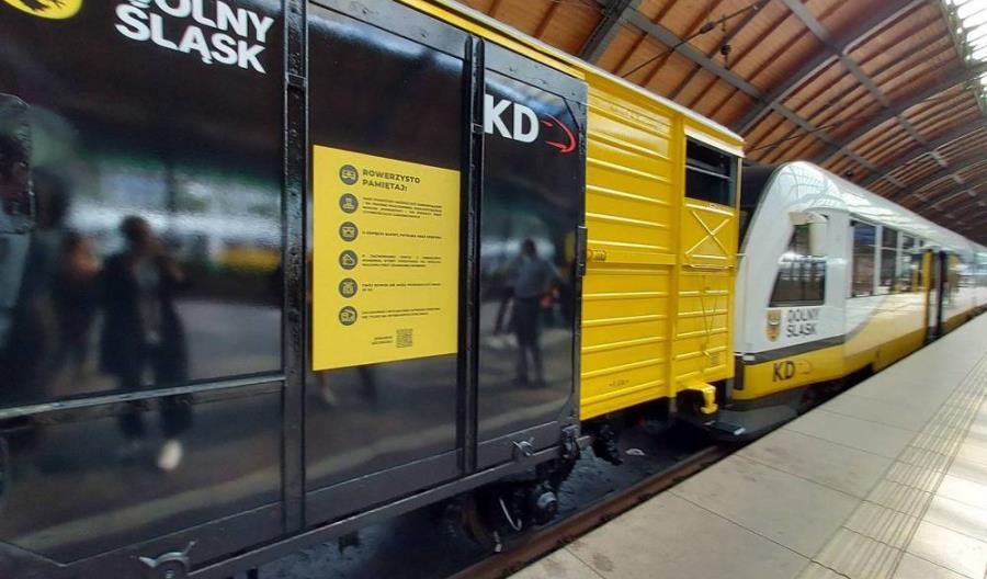 Wagony rowerowe Kolei Dolnośląskich wyruszyły na linie z rowerzystami [zdjęcia]