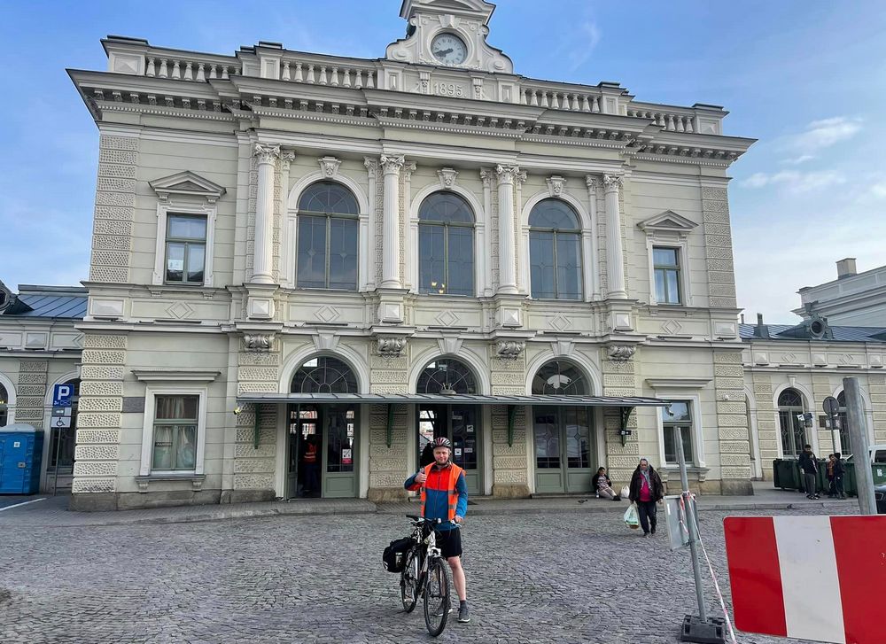 Rowerem z Kijowa do Berlina. Zbiórka na pomoc rodzinom poległych ukraińskich kolejarzy