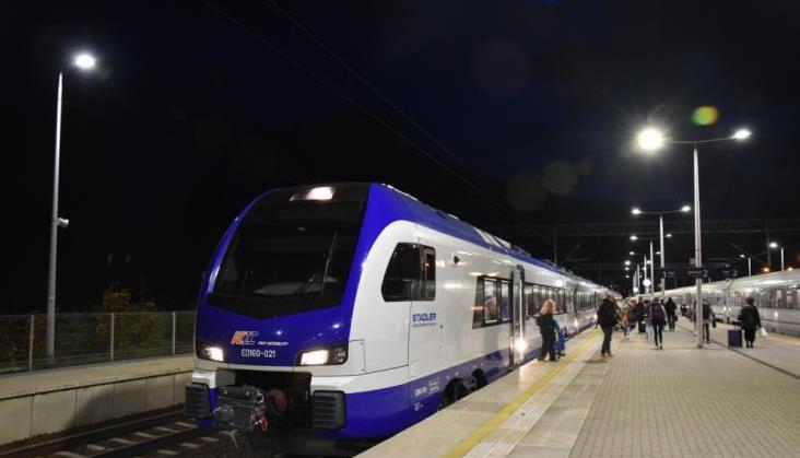 Z Warszawy do Olsztyna pociągiem miało być o 15 minut szybciej. Ale nie jest i nie będzie