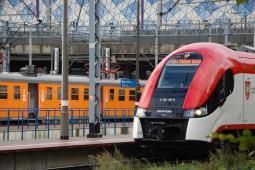 Rekordowe przewozy na kolei w 2022 roku. Pociąg wybrało 342 mln pasażerów