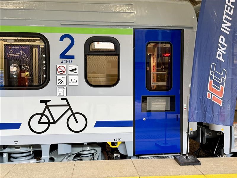 PKP Intercity: Pierwsze wagony Combo z FPS już odebrane [ZDJĘCIA]